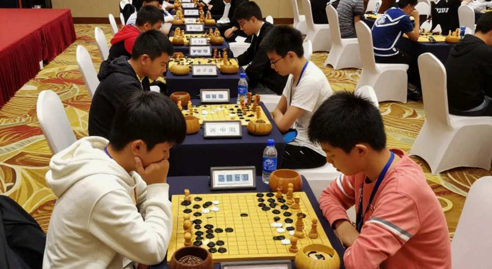 “Chess is something magic” শিরোনামের আড়ালে: ক্লাব-কাঠামোর বিরুদ্ধে বিক্রি হওয়া এক প্রতিরক্ষামূলক রেপার্টোয়ার